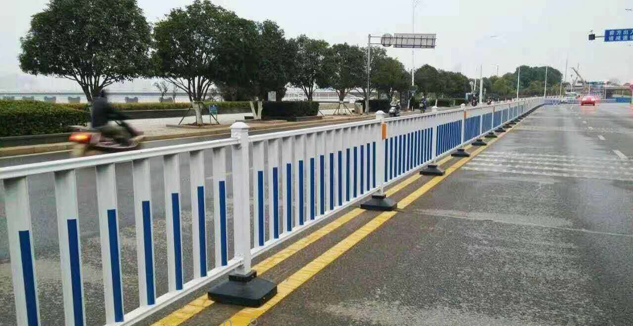 道路護欄隔離標(biāo)準(zhǔn)